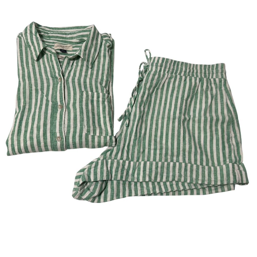 Universal Thread Green and White Striped set / Relaxed Fit